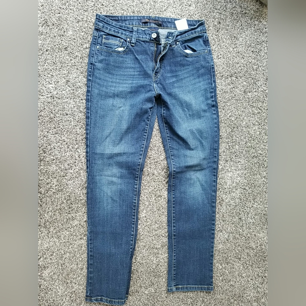 Levi mid rise skinny jeans size 10